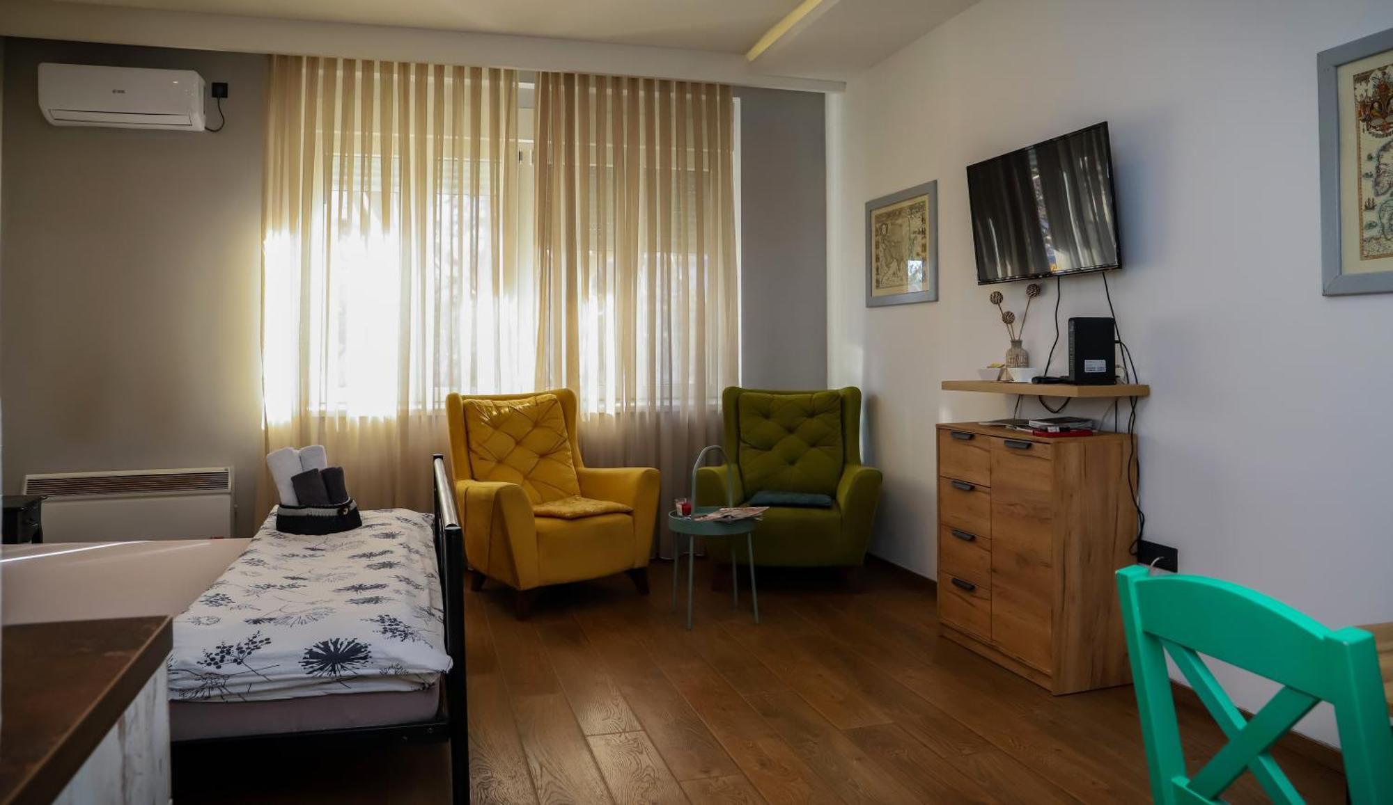 Rezervisi Slobodno, U Centru Smo Leilighet Novi Sad Eksteriør bilde